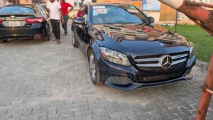 Mercedes-Benz C300 2015 Blue