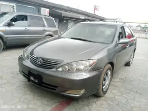 Toyota Camry 2004 Gray