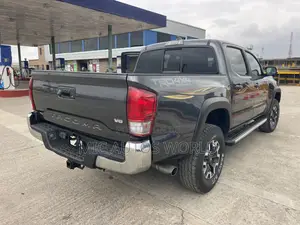 Toyota Tacoma 2017 Gray