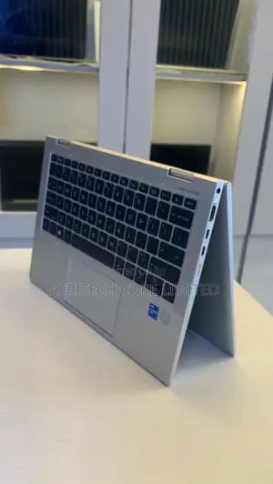 Laptop HP EliteBook 830 G8 16GB Intel Core i7 SSD 512GB