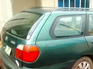 Nissan Primera 2009 Green