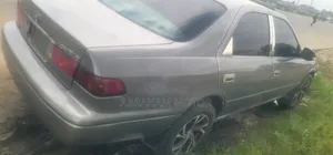 Toyota Camry 2001 Gray