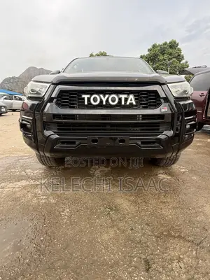 New Toyota Hilux 2025 Black