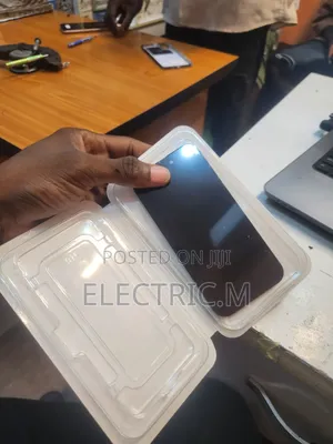 iPhone 16 Incell LCD Remember We Can Fix It for U