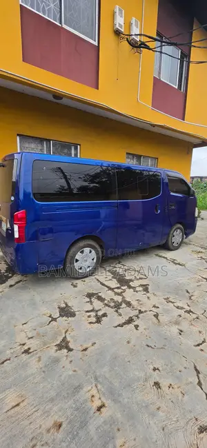 Nissan Caravan (Urvan) 2016 Blue