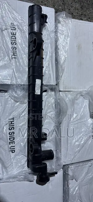 Original Radiator Plastic Down Tank for Toyota ISSOM / IPSUM (TO-0124