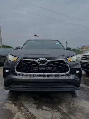 Toyota Highlander XLE 2022 Gray