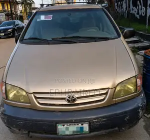 Toyota Sienna 2002 Brown