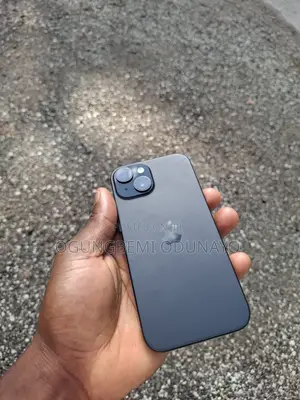 Apple iPhone 15 128 GB Gray