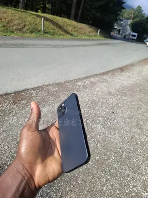 Apple iPhone 15 128 GB Gray