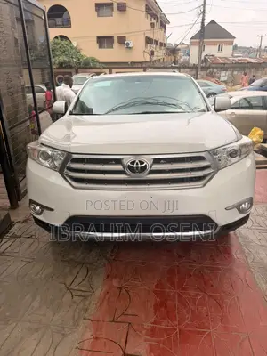 Toyota Highlander Limited 2011 White