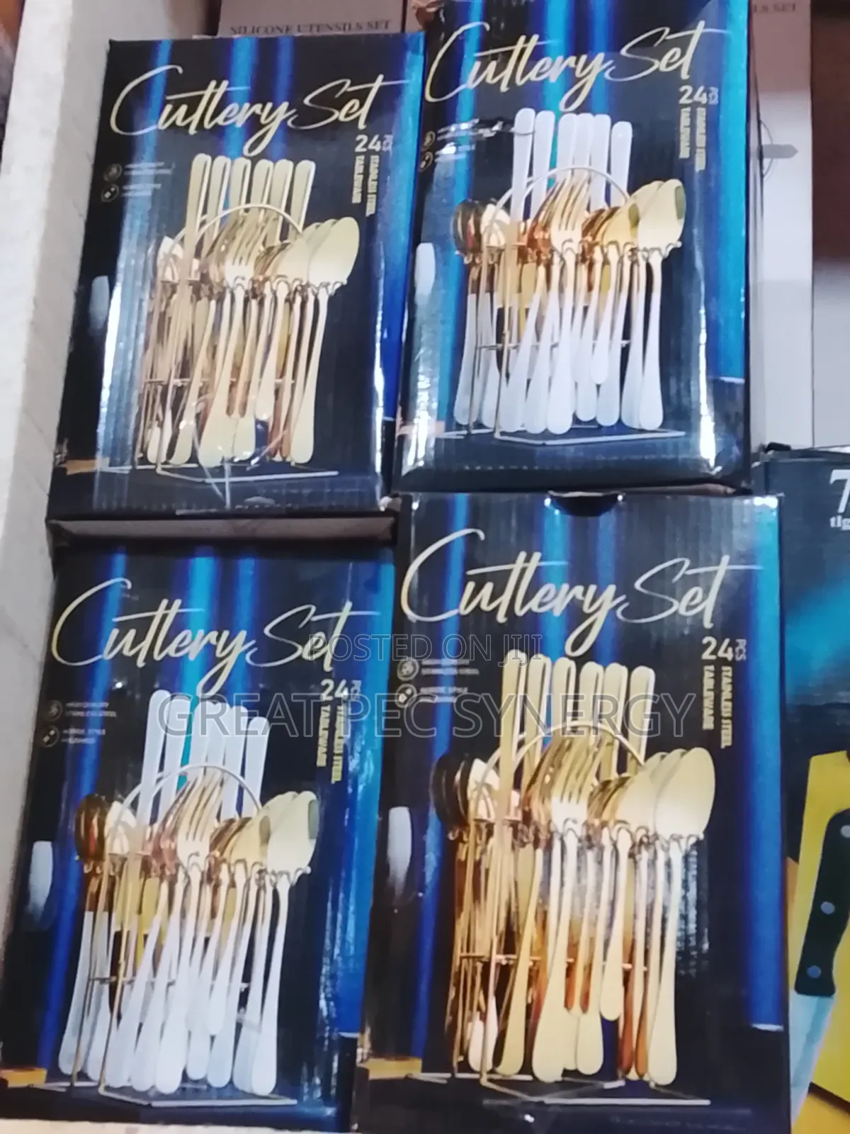 24 Pieces Cutlery Set - Gold and Silver