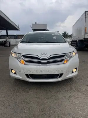 Toyota Venza XLE 4dr Wagon AWD (3.5L 6cyl 6A) 2014 White