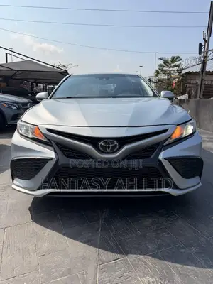 Toyota Camry 2020 Silver
