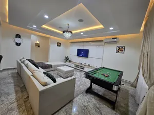 Luxury 3-Bedroom Apartment With Balconies/Snooker Board