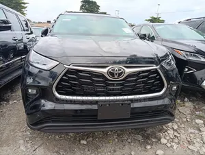 Toyota Highlander 2021 Black
