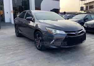 Toyota Camry LE 4dr Sedan (2.5L 4cyl 6A) 2015 Gray