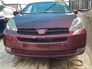Toyota Sienna XLE AWD (3.3L V6 5A) 2004 Red