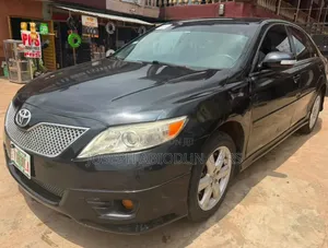Toyota Camry SE V6 4dr Sedan (3.5L 6cyl 6AM) 2009 Black
