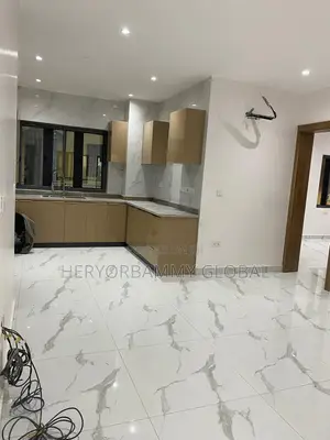 3bdrm Apartment in Kings Manor, Alagomeji for rent