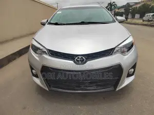 Toyota Corolla S 4dr Sedan (1.8L 4cyl CVT) 2014 Silver