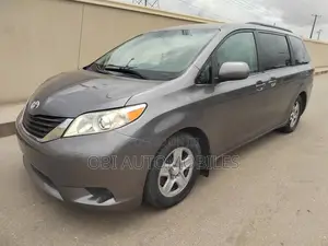 Toyota Sienna 2011 Gray