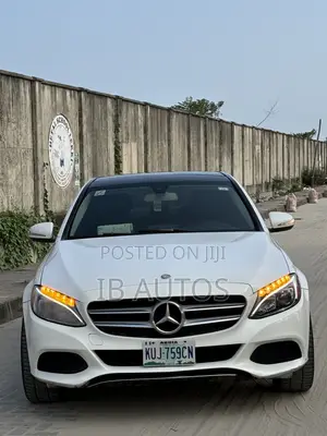 Mercedes-Benz C300 Base AWD 4Matic Sedan (2.0L 4cyl 7A) 2015 White