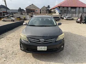 Toyota Corolla LE 4dr Sedan (1.8L 4cyl 4A) 2013 Gray