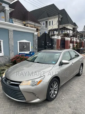 Toyota Camry 2016 Gold