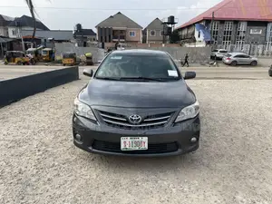Toyota Corolla LE 4dr Sedan (1.8L 4cyl 4A) 2013 Gray