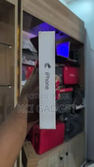 New Apple iPhone 16 Pro 256 GB Gold