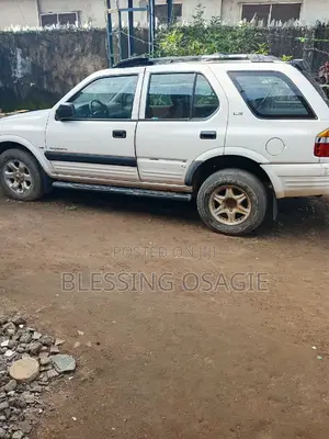 Isuzu Rodeo 1998 White