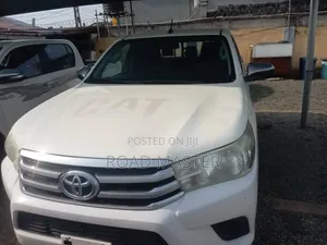 Toyota Hilux 2018 White