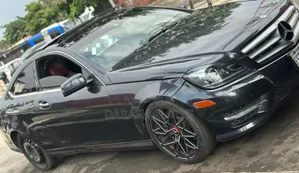 Mercedes-Benz C350 2014 Black