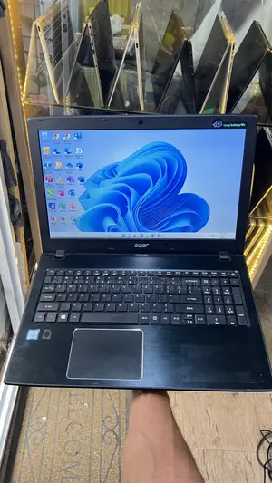 Laptop Acer Aspire E5-576 8GB Intel Core i3 HDD 500GB