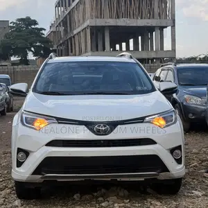 Toyota RAV4 Platinum AWD (2.5L 4cyl 6A) 2017 White