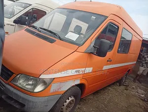 Mercedes-Benz Sprinter 2001 Orange