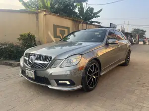 Mercedes-Benz E350 Base 4dr 4Matic Sedan AWD (3.5L 6cyl 7A) 2012 Gray
