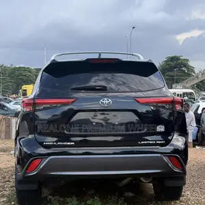 Toyota Highlander Limited 2021 Black