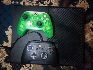Xbox One 2 Wired Pads With 5 Games (FC26 Package)