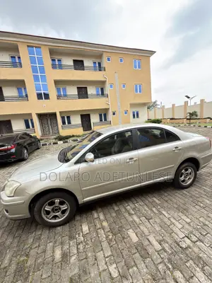 Toyota Avensis Sedan 2005 Silver