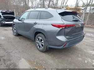 Toyota Highlander XLE 2021 Gray