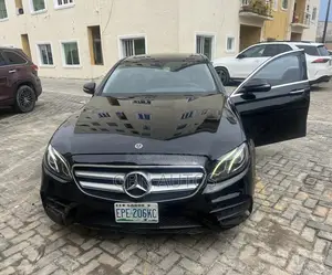 Mercedes-Benz E300 Base RWD Sedan (2.0L 4cyl 9A) 2017 Black