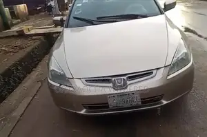 Honda Accord 2004 Gold