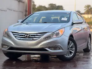 Hyundai Sonata SE 2.0T Sedan FWD (2.0L 4cyl 6A) 2013 Silver