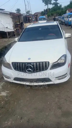 Mercedes-Benz C300 Sport 4Matic Sedan AWD (3.0L 6cyl 7A) 2010 White