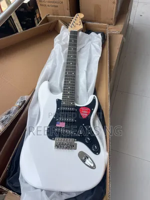 White Fender Stratocaster USA Electric Guitar