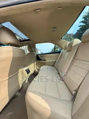 Toyota Camry XLE 4dr Sedan (2.5L 4cyl 6A) 2015 Gold