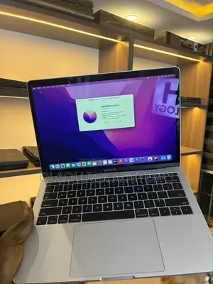 Laptop Apple MacBook Pro 2017 8GB Intel Core i5 SSD 256GB