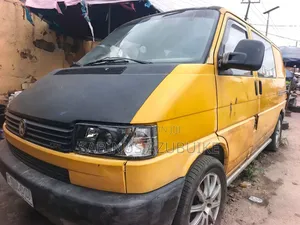 Volkswagen Transporter 2004 Yellow